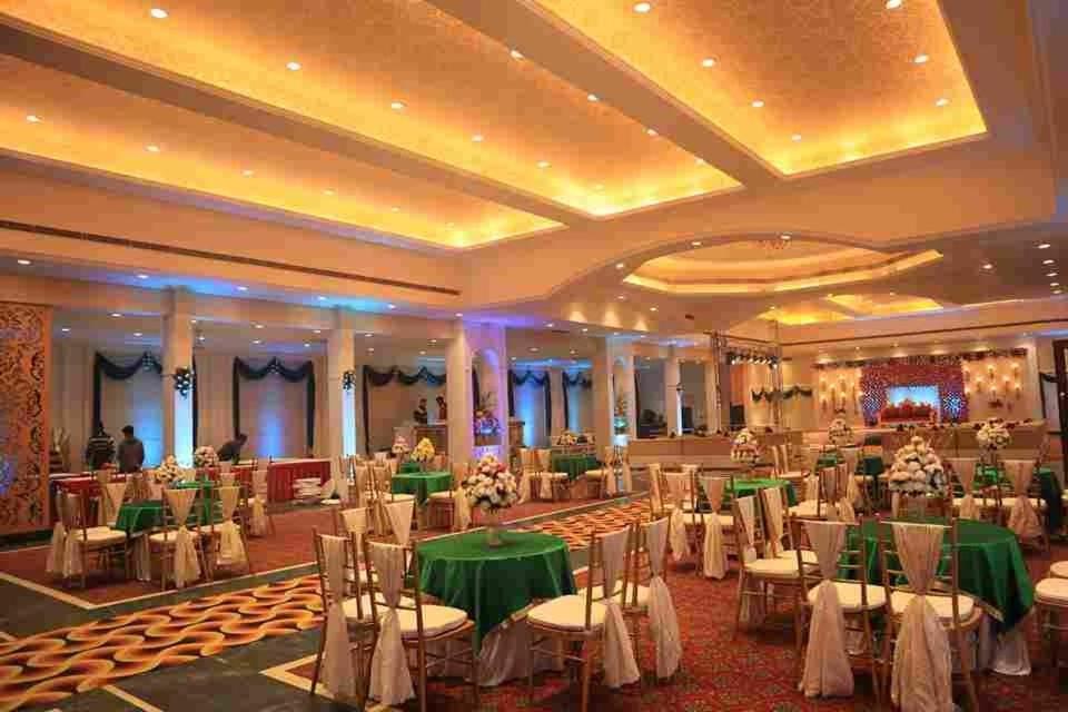 Hotel Executive Club Bareilly Exteriér fotografie
