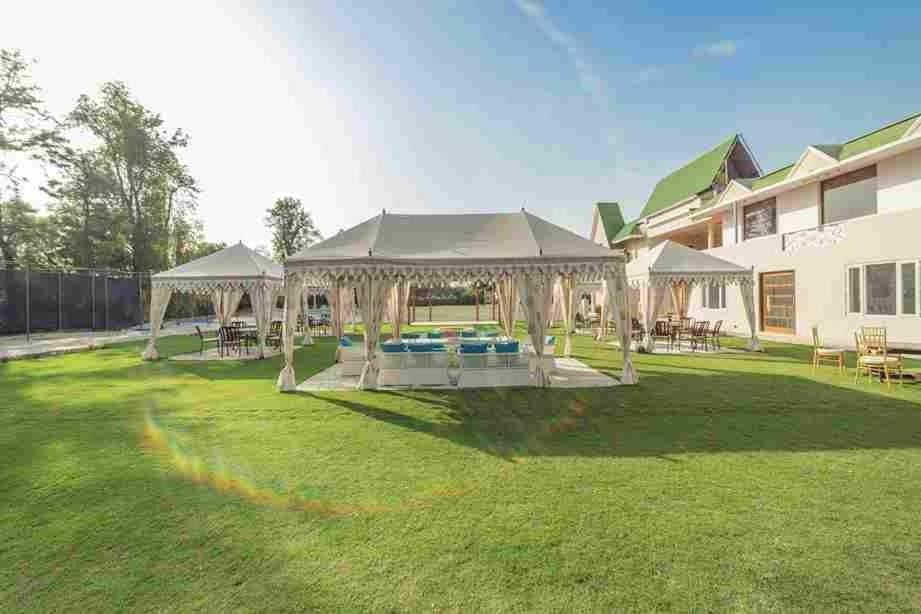 Hotel Executive Club Bareilly Exteriér fotografie